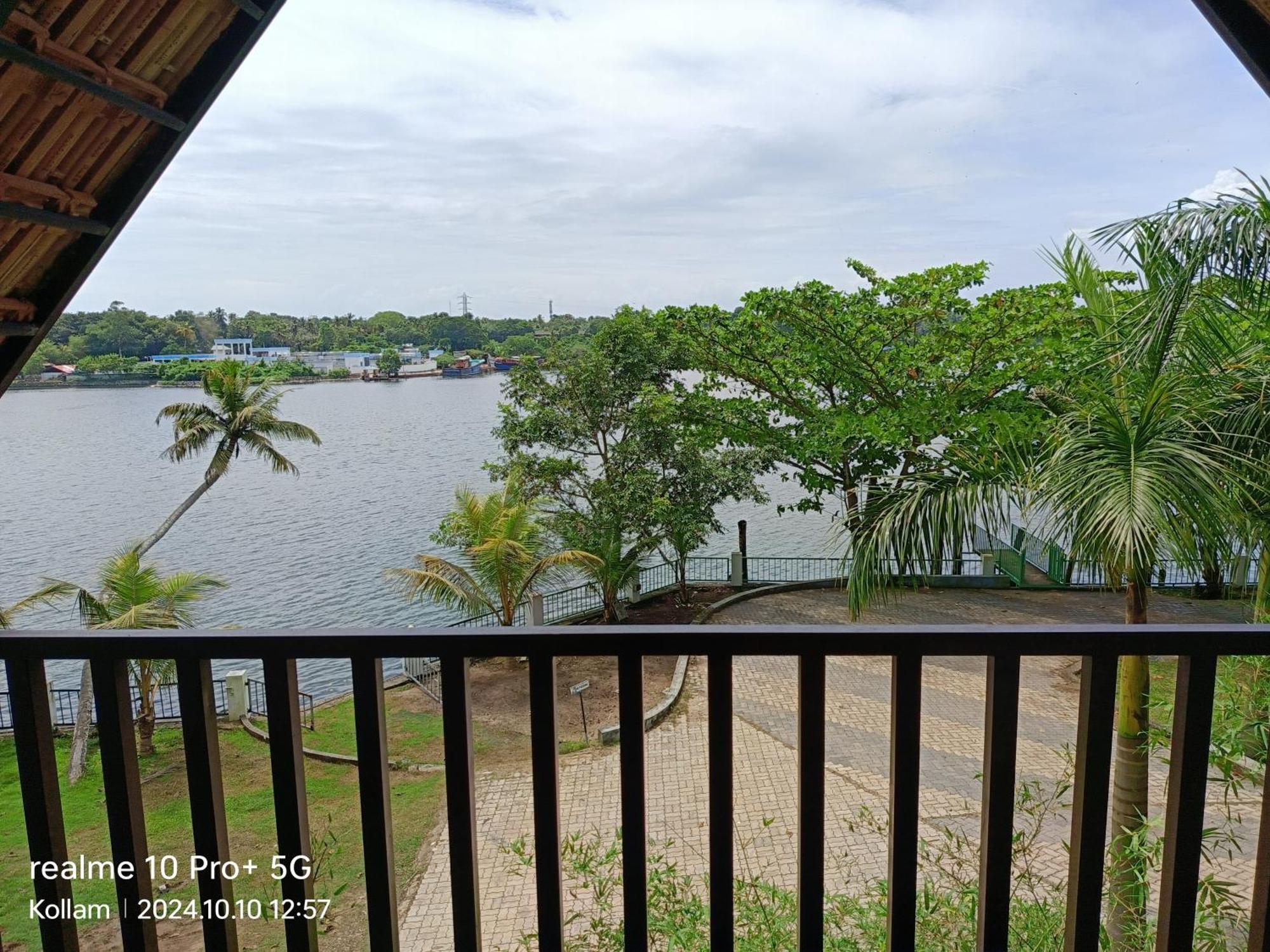 Ripples Backwater Resort, Kollam Buitenkant foto
